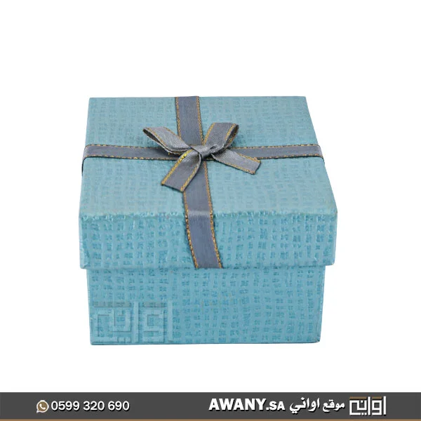 علب هدايا مربعة