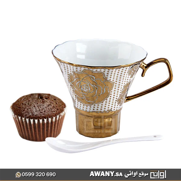 كوب-قهوة-مع-ملعقة