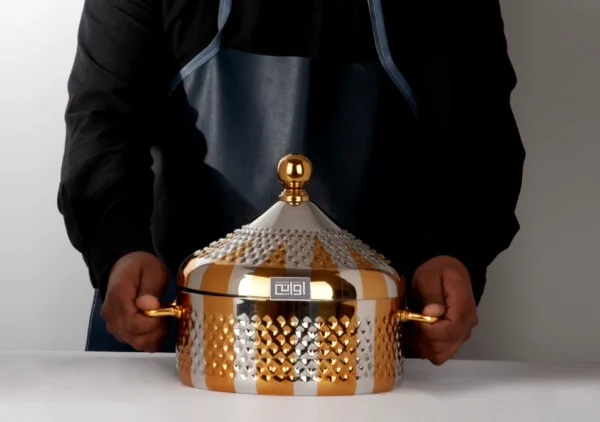 نقوش-جميلة-على-هيكلها-الخارجي