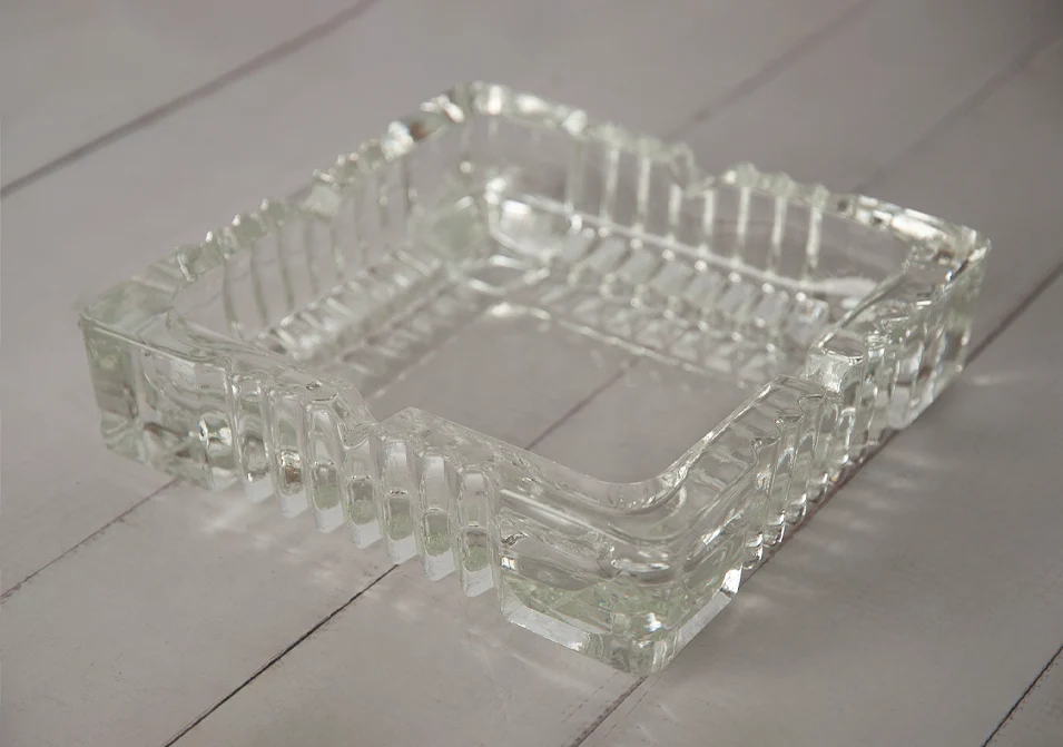 طفاية زقاير مربع كبير تفاصيل طفاية سجائر تلائم كافة الأذواق مقاس 14سم - الصورة 2