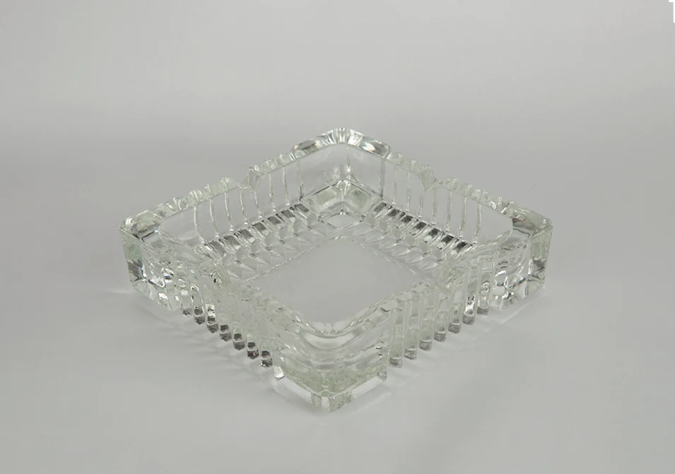 طفاية-زقاير-مربع-كبير طفايه-زجاج-مقاس-14سم