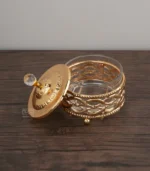 ⁦لمسة ذهبية تضيئ طاولتك سكرية زجاج بقاعدة ذهبية منقوشة⁩ - الصورة ⁦7⁩