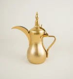 ⁦ايقونة المجالس العربية طقم دلة وبراد شاي يعبر عن الأصالة والرقي⁩ - الصورة ⁦2⁩