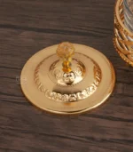 ⁦لمسة ذهبية تضيئ طاولتك سكرية زجاج بقاعدة ذهبية منقوشة⁩ - الصورة ⁦6⁩