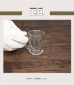 ⁦استكانة شاي زجاج بقاعدة منحوتة سعة 90 مل⁩ - الصورة ⁦6⁩